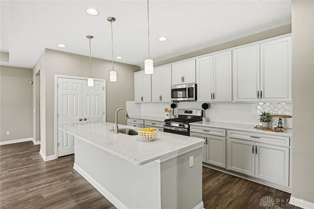 5004 Pepperwell Circle, Sugarcreek Twp, OH 45440