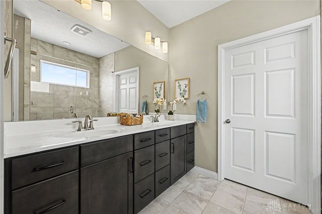 5004 Pepperwell Circle, Sugarcreek Twp, OH 45440