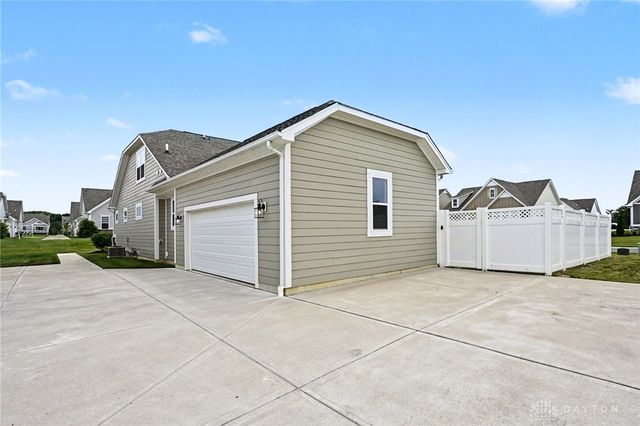 5004 Pepperwell Circle, Sugarcreek Twp, OH 45440