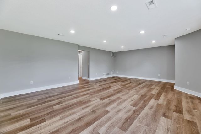 3903 N Estancia Ct, Wichita, KS 67205