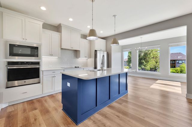 3903 N Estancia Ct, Wichita, KS 67205