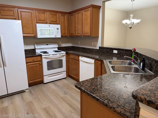 16040 Morningside, Northville, MI 48168