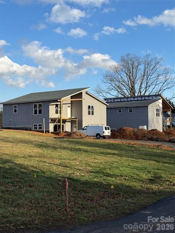 27 Klimovych Road, Hendersonville, NC 28792