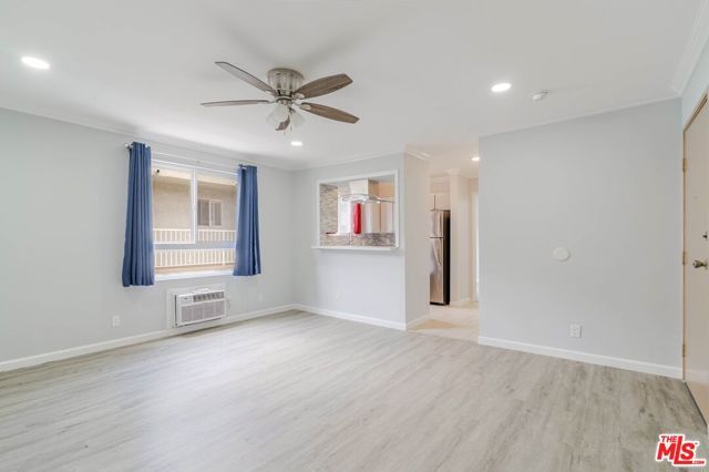 10900 Blix Street 10, North Hollywood (los Angeles), CA 91602