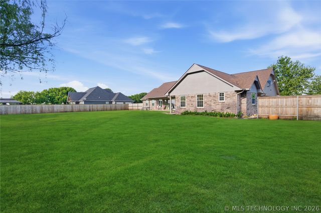 502 Rhonda Street, Pryor, OK 74361