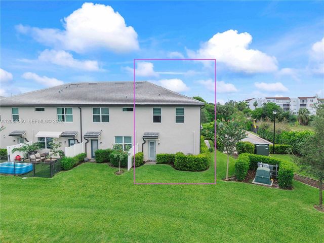 2905 Olivia Avenue, Lauderdale Lakes, FL 33311