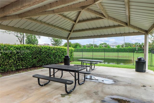 2905 Olivia Avenue, Lauderdale Lakes, FL 33311