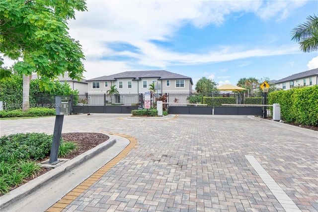 2905 Olivia Avenue, Lauderdale Lakes, FL 33311