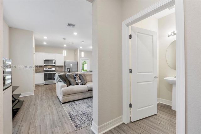 2905 Olivia Avenue, Lauderdale Lakes, FL 33311