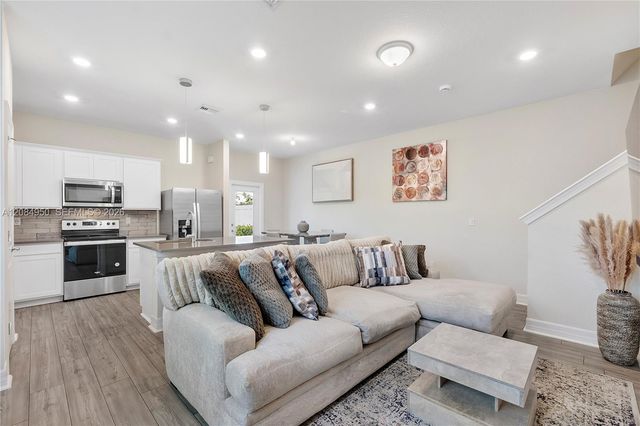 2905 Olivia Avenue, Lauderdale Lakes, FL 33311