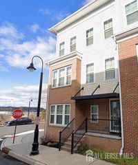 2 Bond Street, North Brunswick, NJ 08902