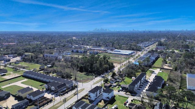 1102 Mansfield Street A, Houston, TX 77091