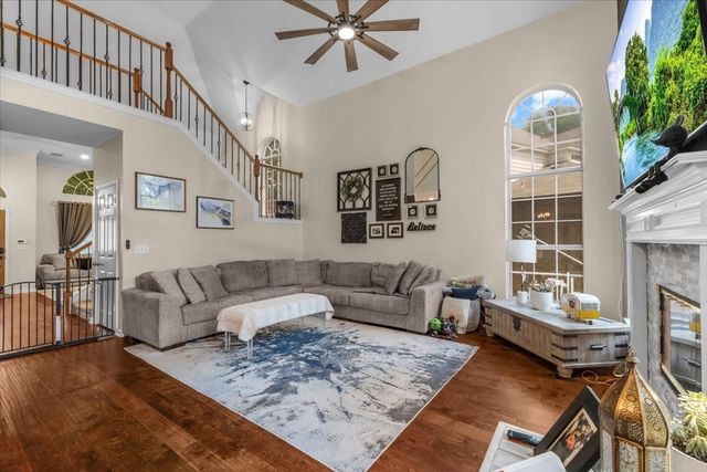 1910 Paloma Way, Arlington, TX 76006