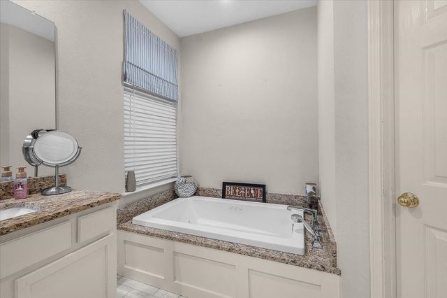 1910 Paloma Way, Arlington, TX 76006