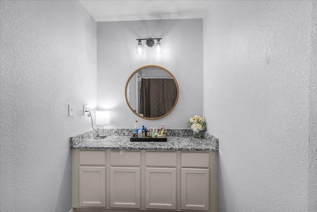 1910 Paloma Way, Arlington, TX 76006