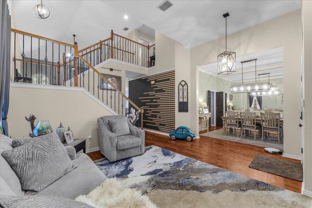 1910 Paloma Way, Arlington, TX 76006