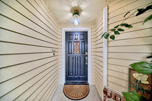 2001 Mendocino Way, Modesto, CA 95350