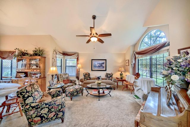 2001 Mendocino Way, Modesto, CA 95350