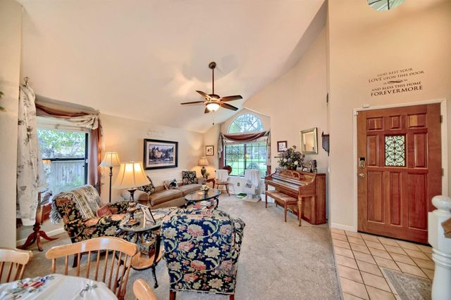 2001 Mendocino Way, Modesto, CA 95350