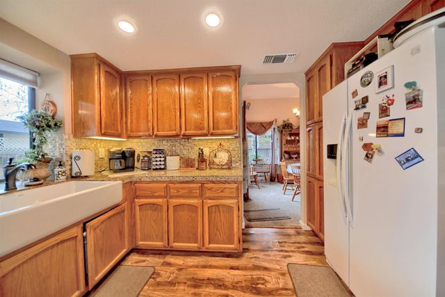 2001 Mendocino Way, Modesto, CA 95350