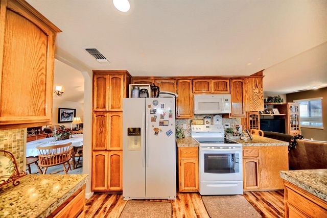 2001 Mendocino Way, Modesto, CA 95350