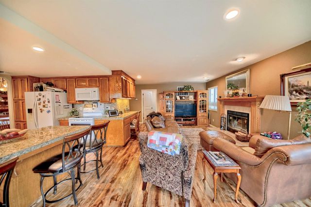 2001 Mendocino Way, Modesto, CA 95350