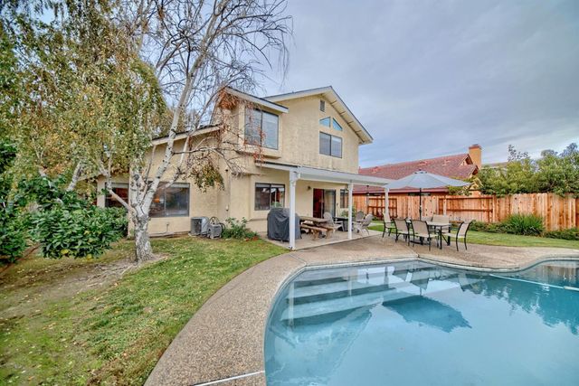 2001 Mendocino Way, Modesto, CA 95350