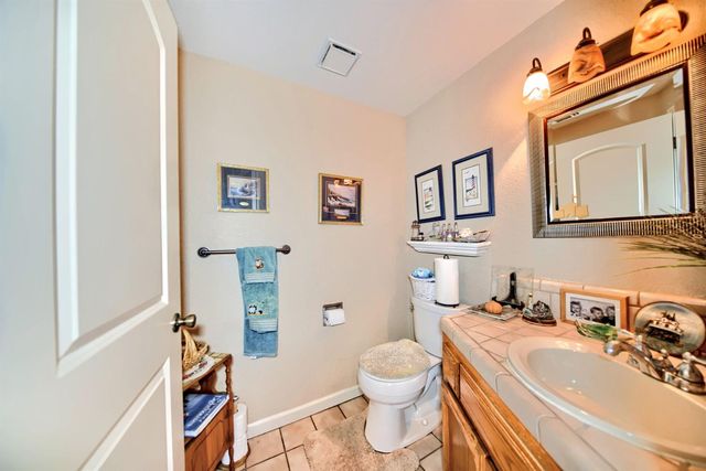 2001 Mendocino Way, Modesto, CA 95350