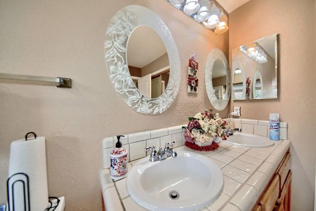 2001 Mendocino Way, Modesto, CA 95350