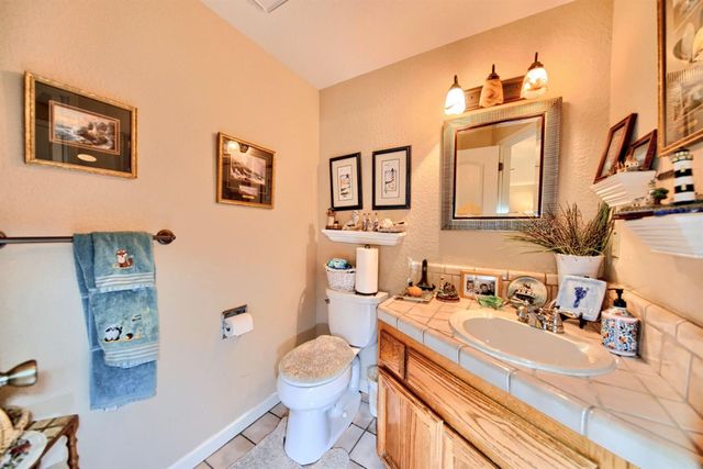 2001 Mendocino Way, Modesto, CA 95350