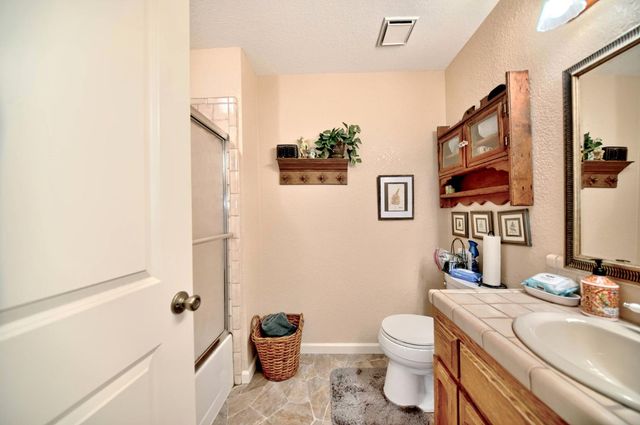 2001 Mendocino Way, Modesto, CA 95350