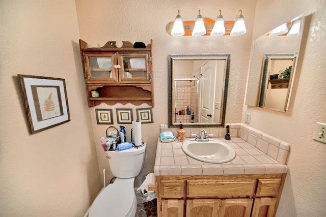 2001 Mendocino Way, Modesto, CA 95350