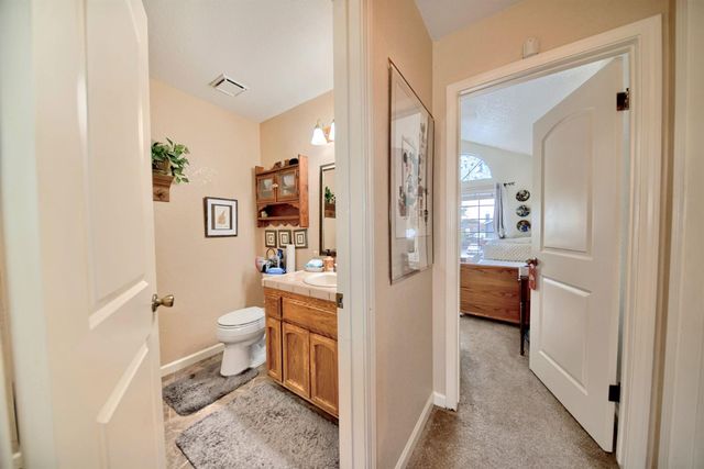 2001 Mendocino Way, Modesto, CA 95350