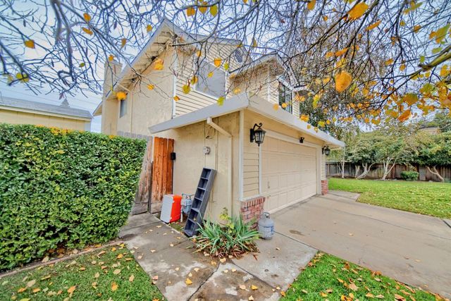 2001 Mendocino Way, Modesto, CA 95350