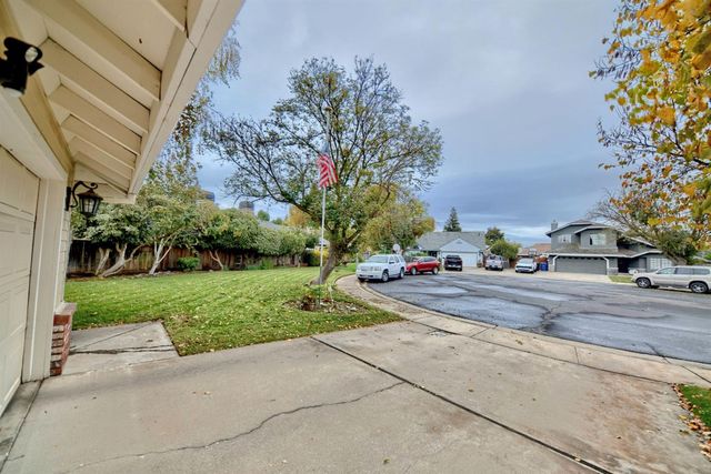 2001 Mendocino Way, Modesto, CA 95350