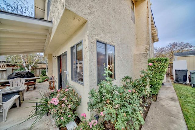 2001 Mendocino Way, Modesto, CA 95350