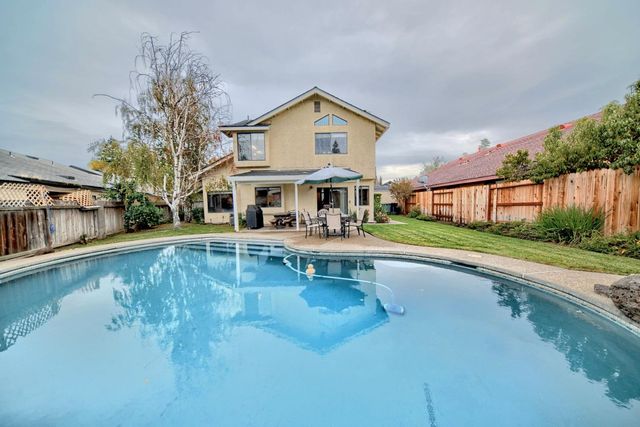 2001 Mendocino Way, Modesto, CA 95350