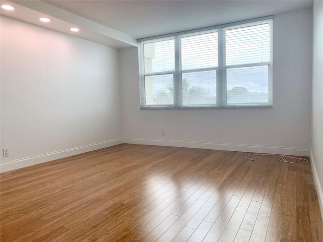 1150 Hillsboro Mile 207, Hillsboro Beach, FL 33062