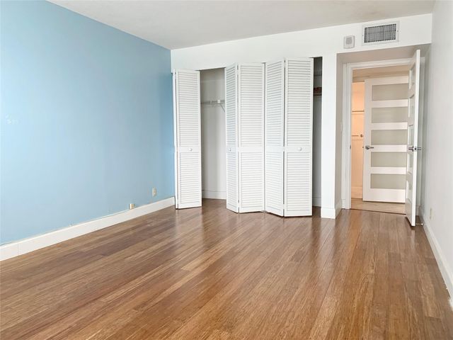 1150 Hillsboro Mile 207, Hillsboro Beach, FL 33062