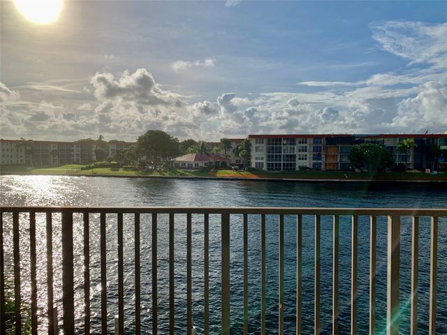 1150 Hillsboro Mile 207, Hillsboro Beach, FL 33062