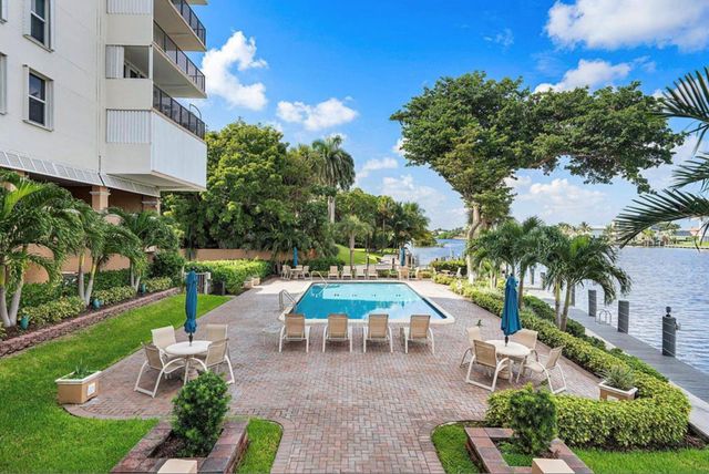 1150 Hillsboro Mile 207, Hillsboro Beach, FL 33062