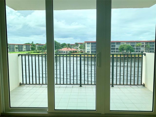 1150 Hillsboro Mile 207, Hillsboro Beach, FL 33062