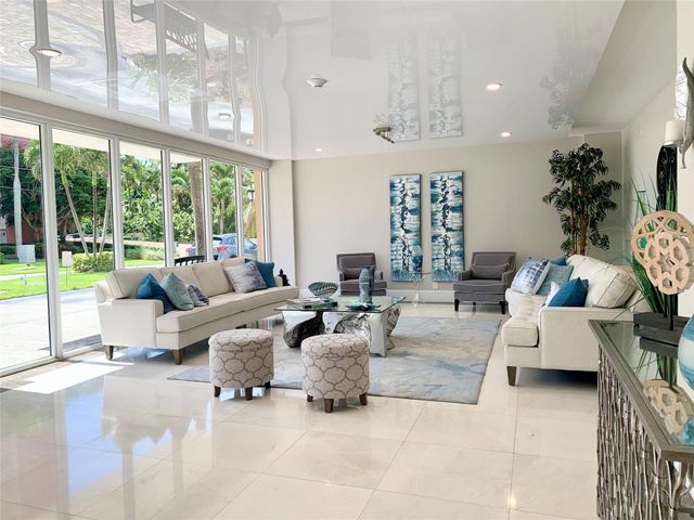 1150 Hillsboro Mile 207, Hillsboro Beach, FL 33062