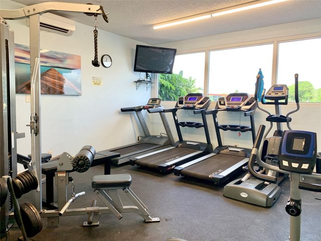 1150 Hillsboro Mile 207, Hillsboro Beach, FL 33062