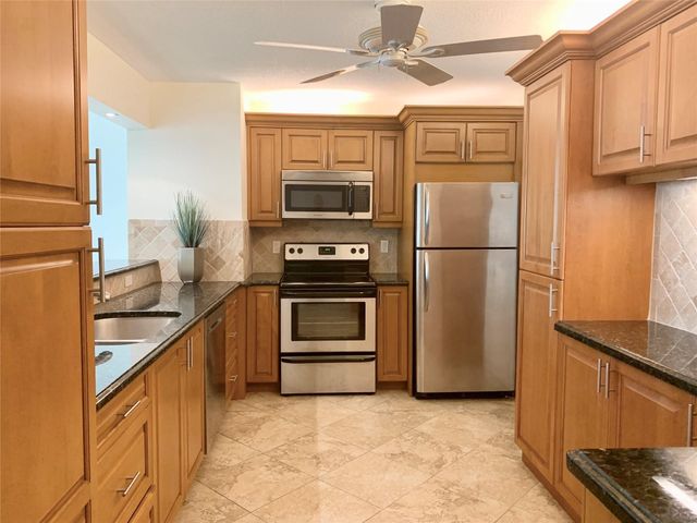1150 Hillsboro Mile 207, Hillsboro Beach, FL 33062