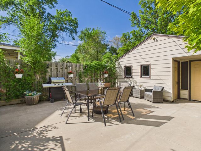421 Raymond Avenue NE, Saint Cloud, MN 56304