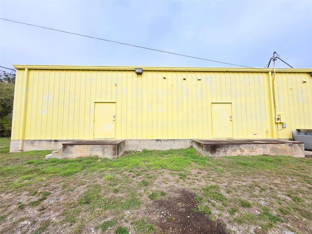 1616 Avenue F, Bay City, TX 77414