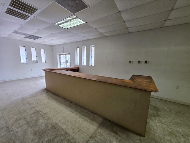 1616 Avenue F, Bay City, TX 77414