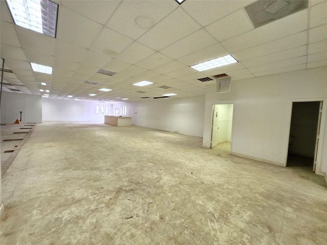 1616 Avenue F, Bay City, TX 77414