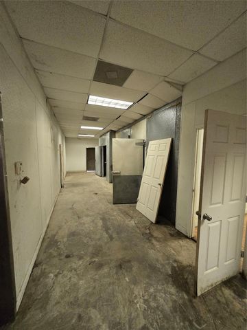 1616 Avenue F, Bay City, TX 77414